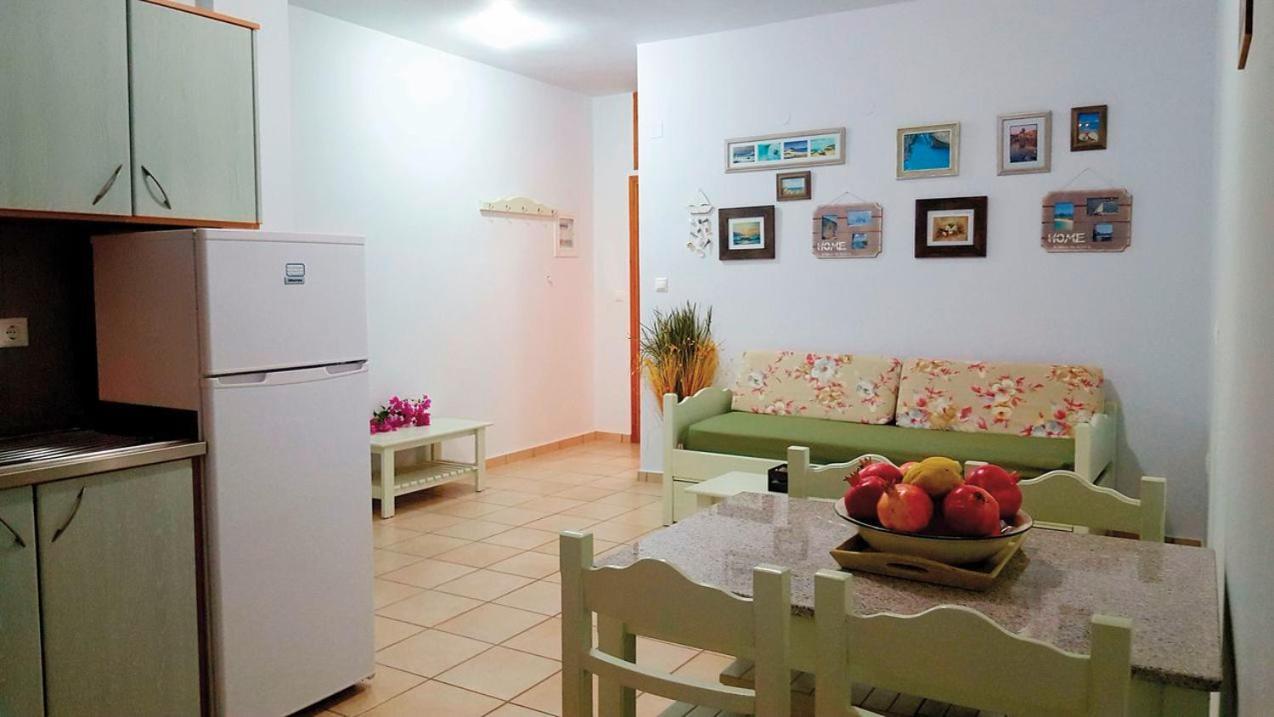 Bonos Apartments Stoúpa Exterior photo
